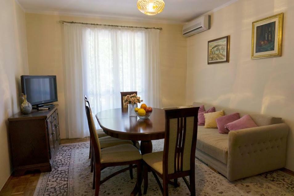 Nina Apartment เทรบินเย ภายนอก รูปภาพ